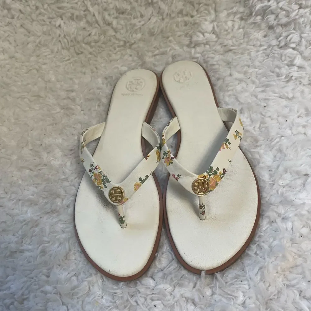 Tory Burch leather beige Floral thong Sandals gold tone logo accent SZ9
